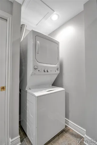 $190,000 | 45 Beehunter Court, Unit D, Amherst, NY 14051