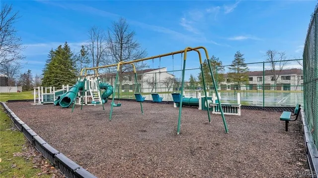 $190,000 | 45 Beehunter Court, Unit D, Amherst, NY 14051