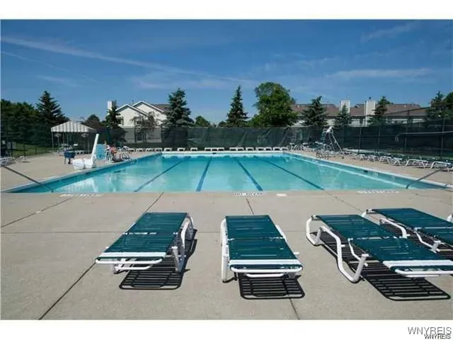 $190,000 | 45 Beehunter Court, Unit D, Amherst, NY 14051