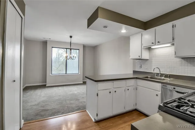 $190,000 | 45 Beehunter Court, Unit D, Amherst, NY 14051