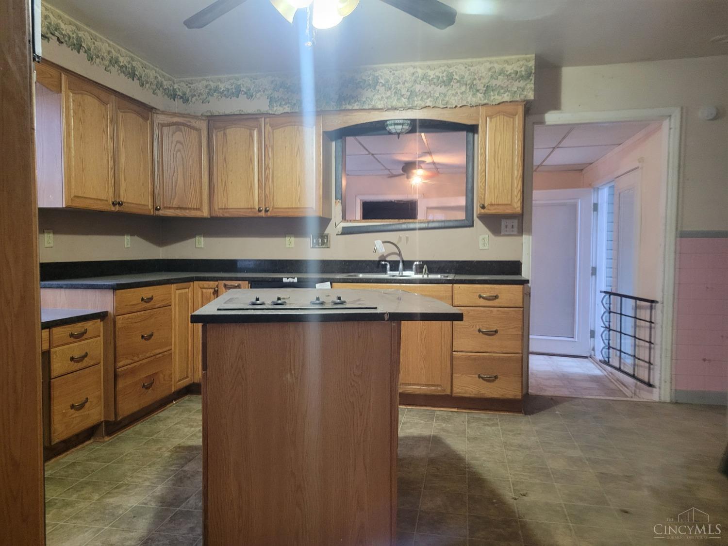 1950 Gephart Road Hamilton, OH 45011 - Photo 2 of 15 Gallery Image 2