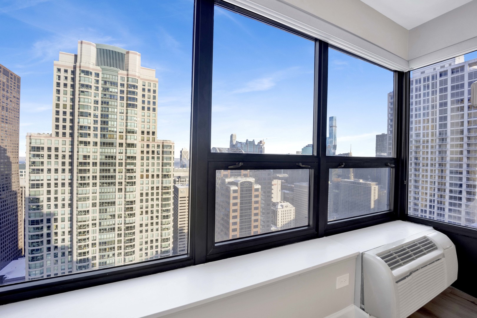 30 East Huron Street, Unit 4901 Chicago, IL 60611 - Photo 12 of 36