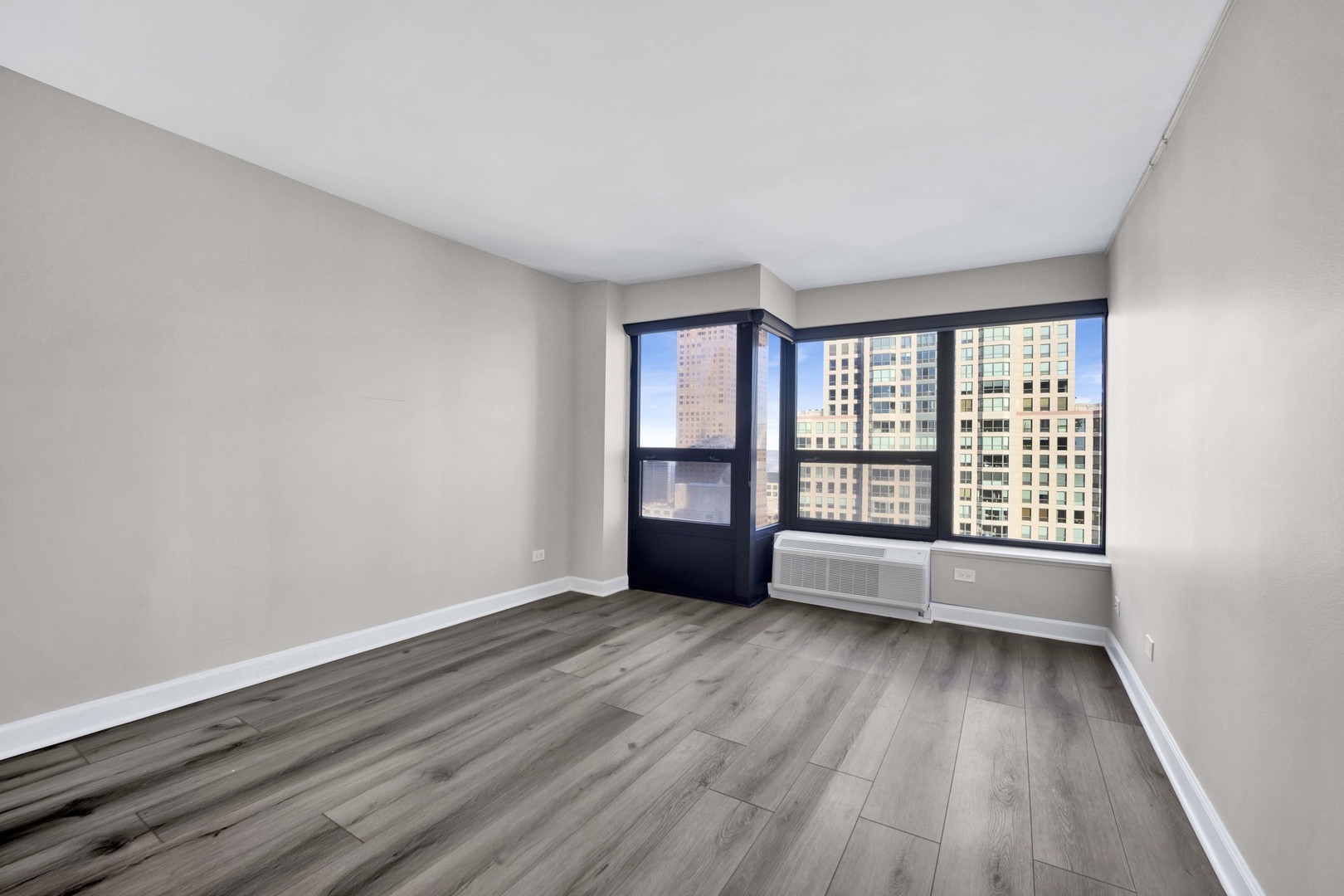 30 East Huron Street, Unit 4901 Chicago, IL 60611 - Photo 16 of 36