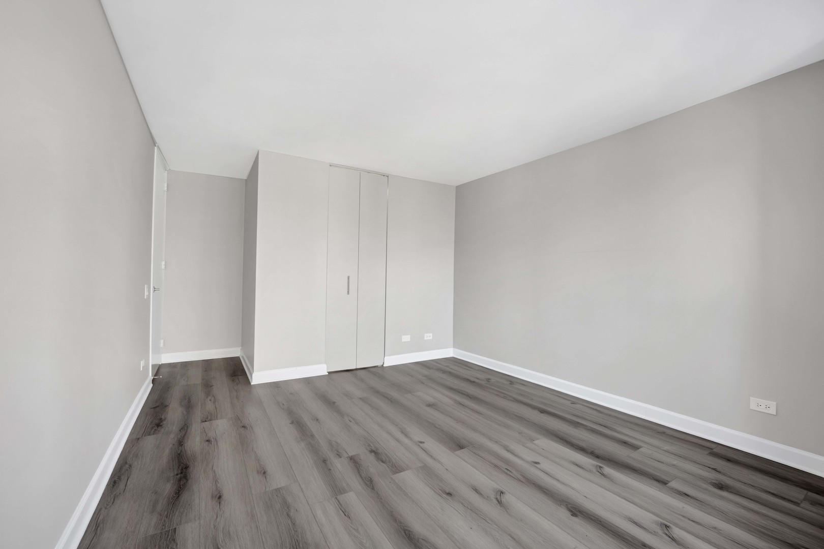 30 East Huron Street, Unit 4901 Chicago, IL 60611 - Photo 17 of 36