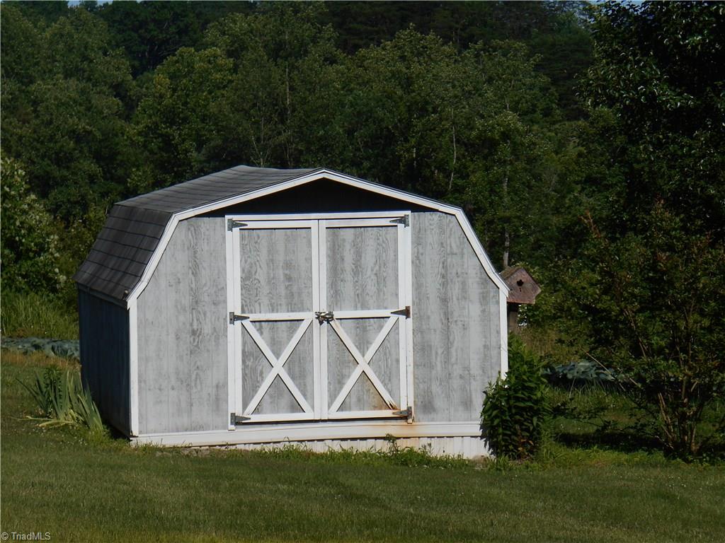 504 Eldora Road Ararat, NC 27007 - Photo 14 of 20 Gallery Image 14