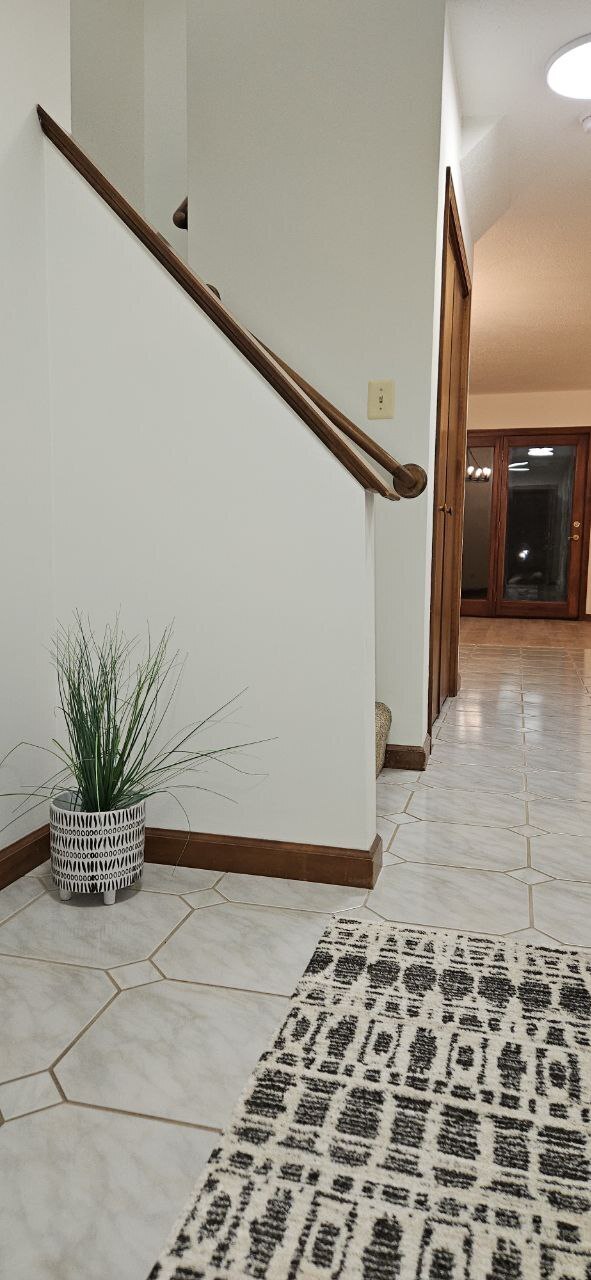 25 Washington Street, Unit 22 Bristol, CT 06010 - Photo 3 of 40 a view of a entryway