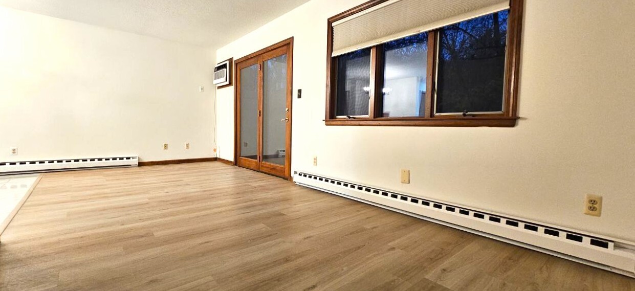 25 Washington Street, Unit 22 Bristol, CT 06010 - Photo 9 of 40 a view of a balcony and floor