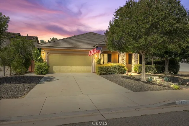 front view of house with a yard