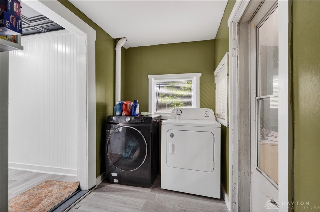 1726 Morgan Street Springfield, OH 45503 - Photo 18 of 30 Functional laundry space with easy access.