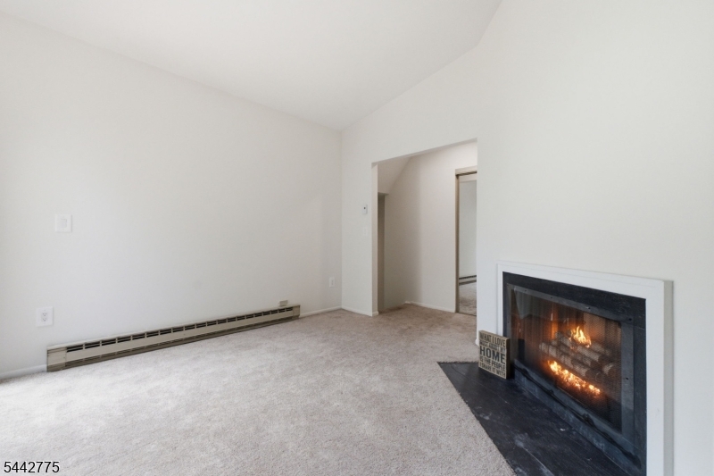 77 Overlook Drive Clinton, NJ 08809 - Photo 19 of 33