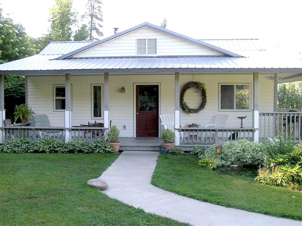 2 Rd Bonners Ferry Bonners Ferry, ID 83805 - Photo 1 of 1 Warm & Cozy home