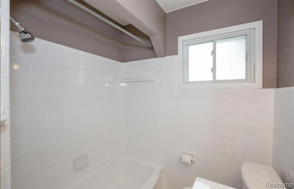 3104 Starr Road Royal Oak, MI 48073 - Photo 15 of 24