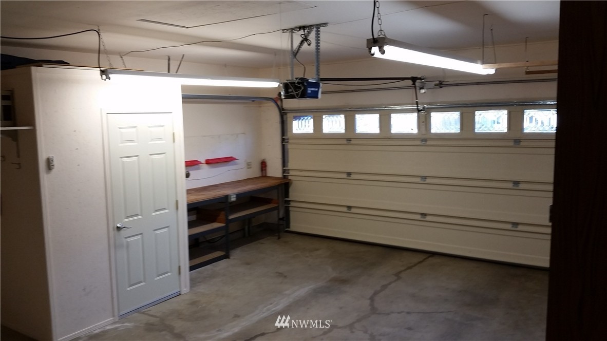 2910 165th Place Southeast Bothell, WA 98012 - Photo 11 of 13 Gallery Image 11