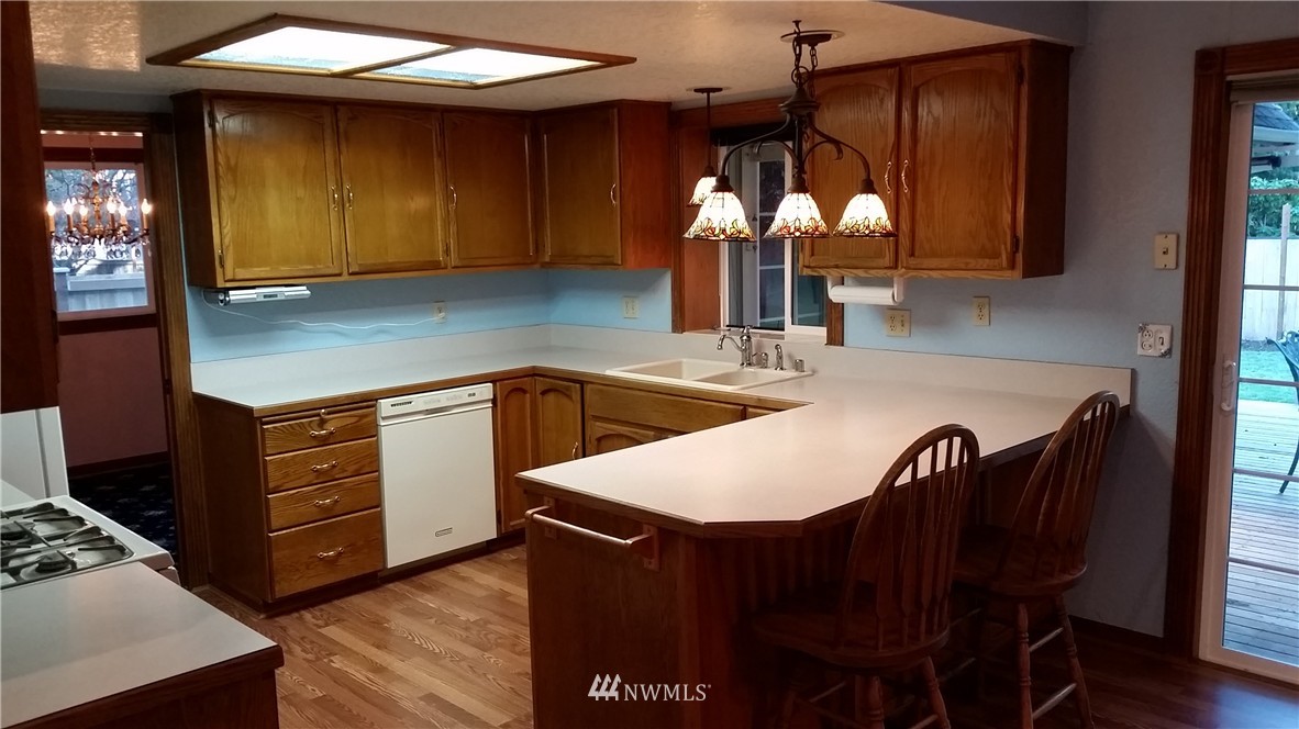 2910 165th Place Southeast Bothell, WA 98012 - Photo 3 of 13 Gallery Image 3