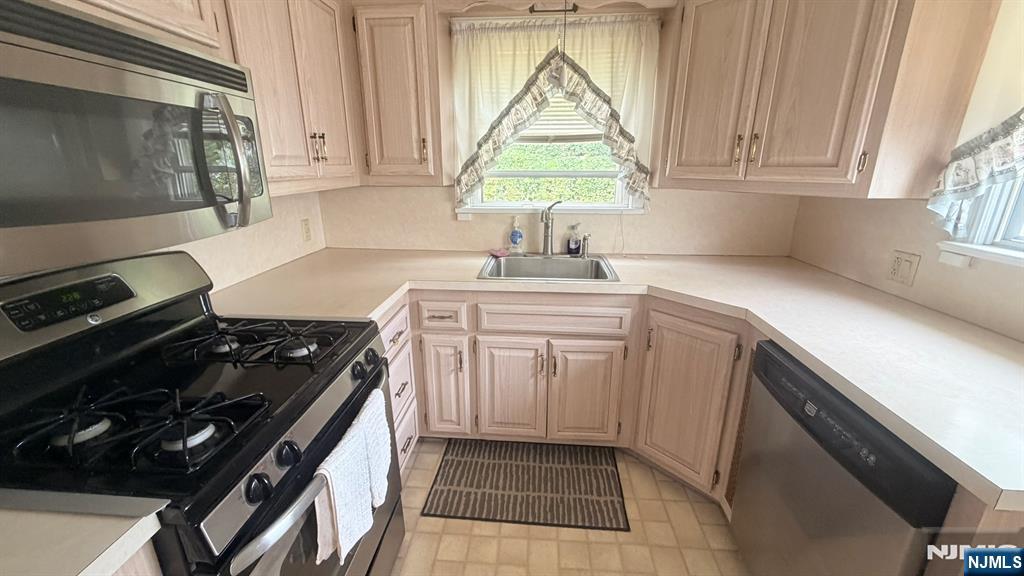 103 6th Street Wood-Ridge, NJ 07075 - Photo 6 of 30