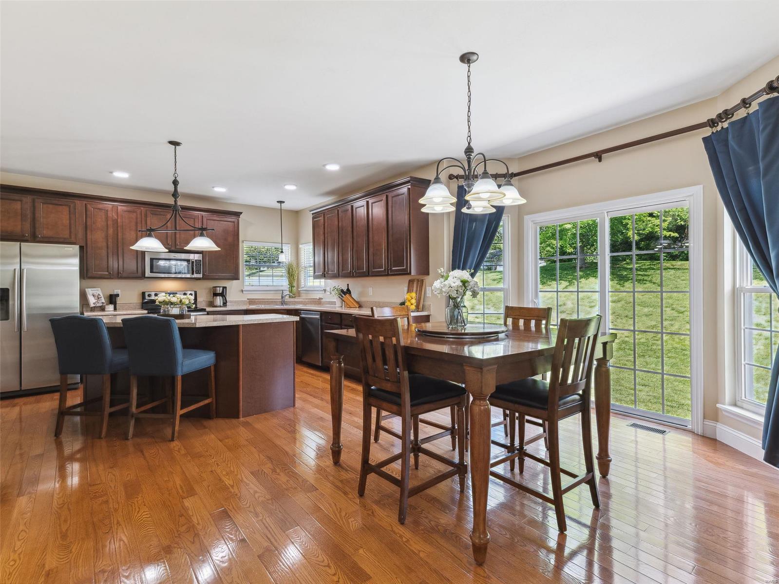 245 Magnolia Trace Drive Ballwin, MO 63021 - Photo 14 of 39