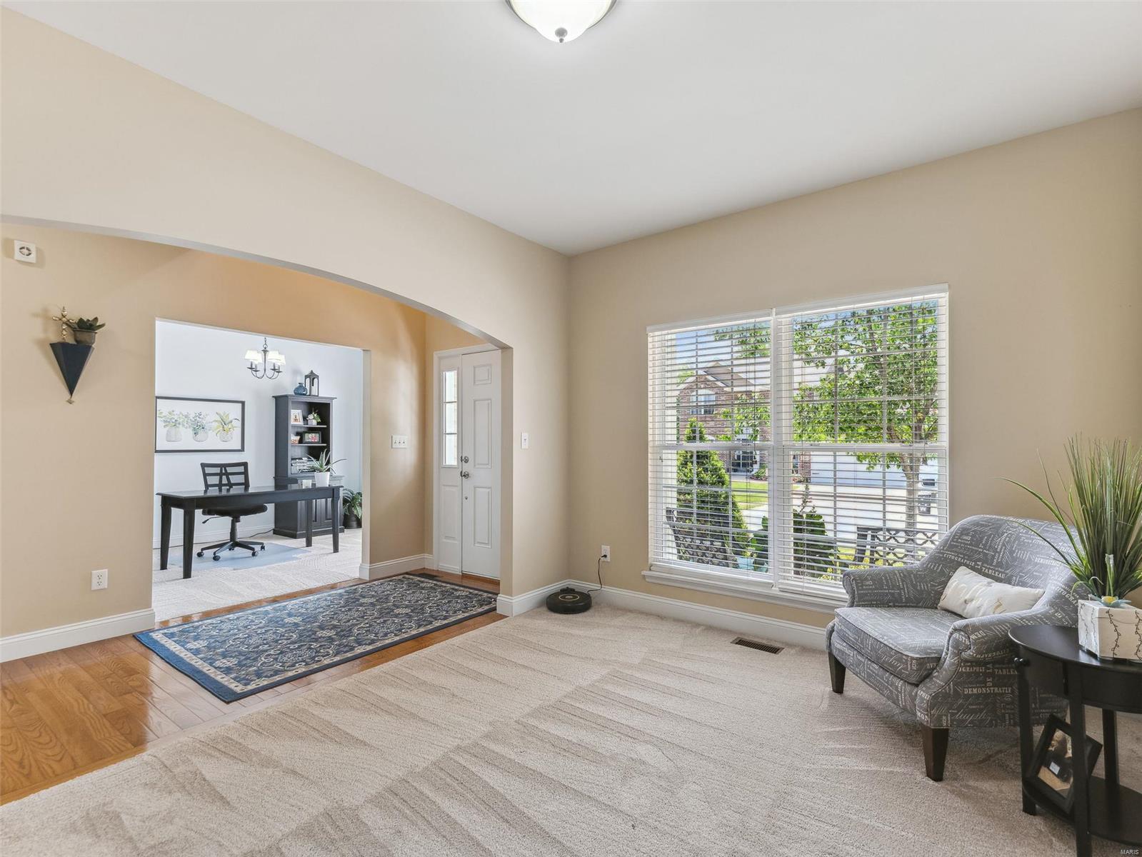 245 Magnolia Trace Drive Ballwin, MO 63021 - Photo 8 of 39