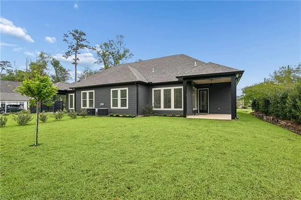 $4,000 | 715 West 18th Avenue, Covington, LA 70433