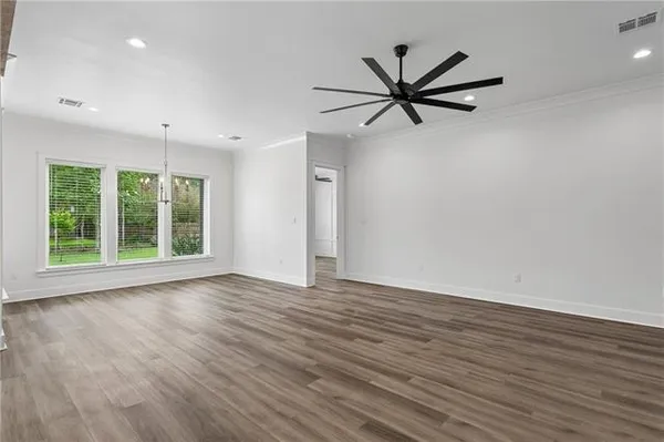 $4,000 | 715 West 18th Avenue, Covington, LA 70433