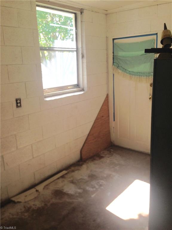 705 Zane Perkins Drive Lexington, NC 27292 - Photo 5 of 9 Laundry area