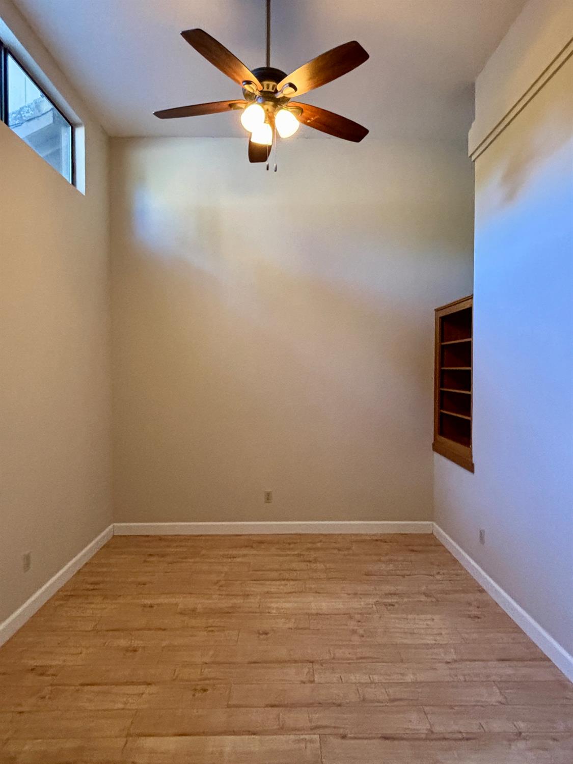 7029 Rio Cuarto Court Citrus Heights, CA 95621 - Photo 8 of 36