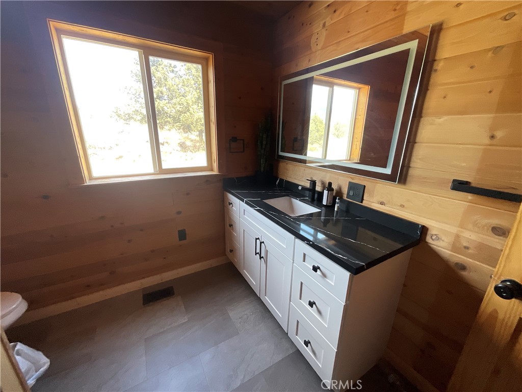 13730 Feldman Road Montague, CA 96064 - Photo 11 of 28
