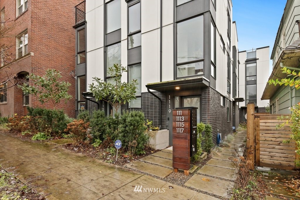 1117 East Howell Street Seattle, WA 98122 - Photo 2 of 30
