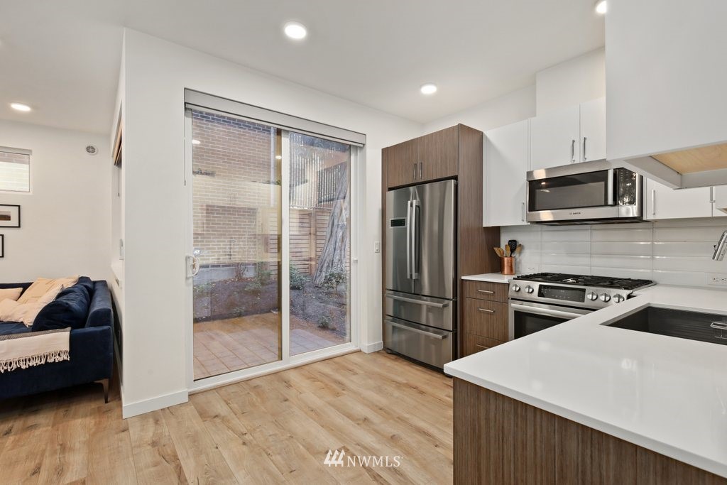 1117 East Howell Street Seattle, WA 98122 - Photo 8 of 30
