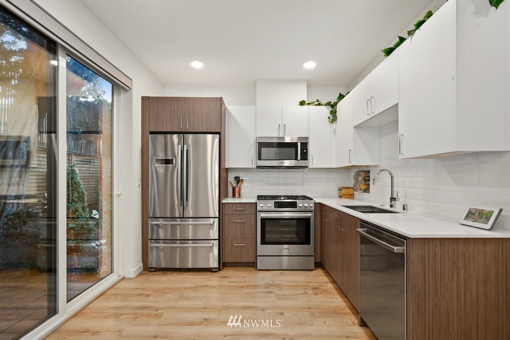 1117 East Howell Street Seattle, WA 98122 - Photo 9 of 30