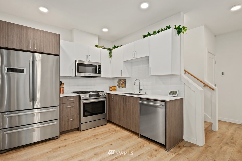 1117 East Howell Street Seattle, WA 98122 - Photo 10 of 30