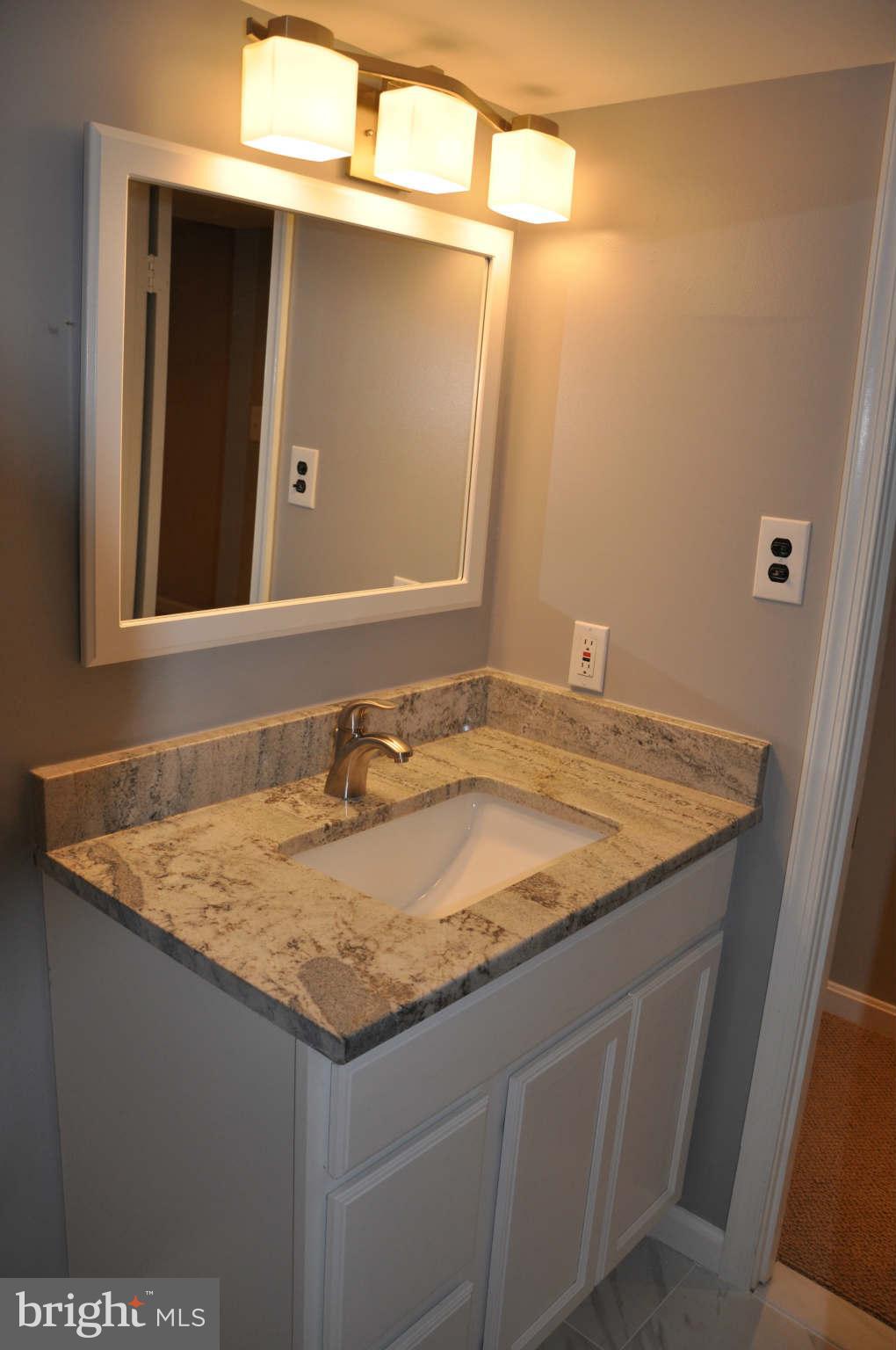 5608 Kirkham Court Springfield, VA 22151 - Photo 15 of 22 Bath