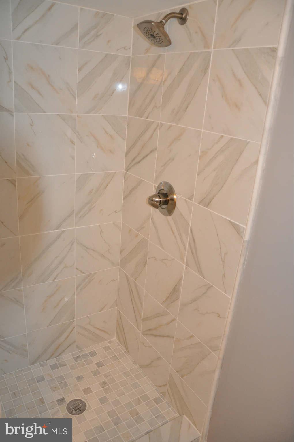 5608 Kirkham Court Springfield, VA 22151 - Photo 17 of 22 Bath
