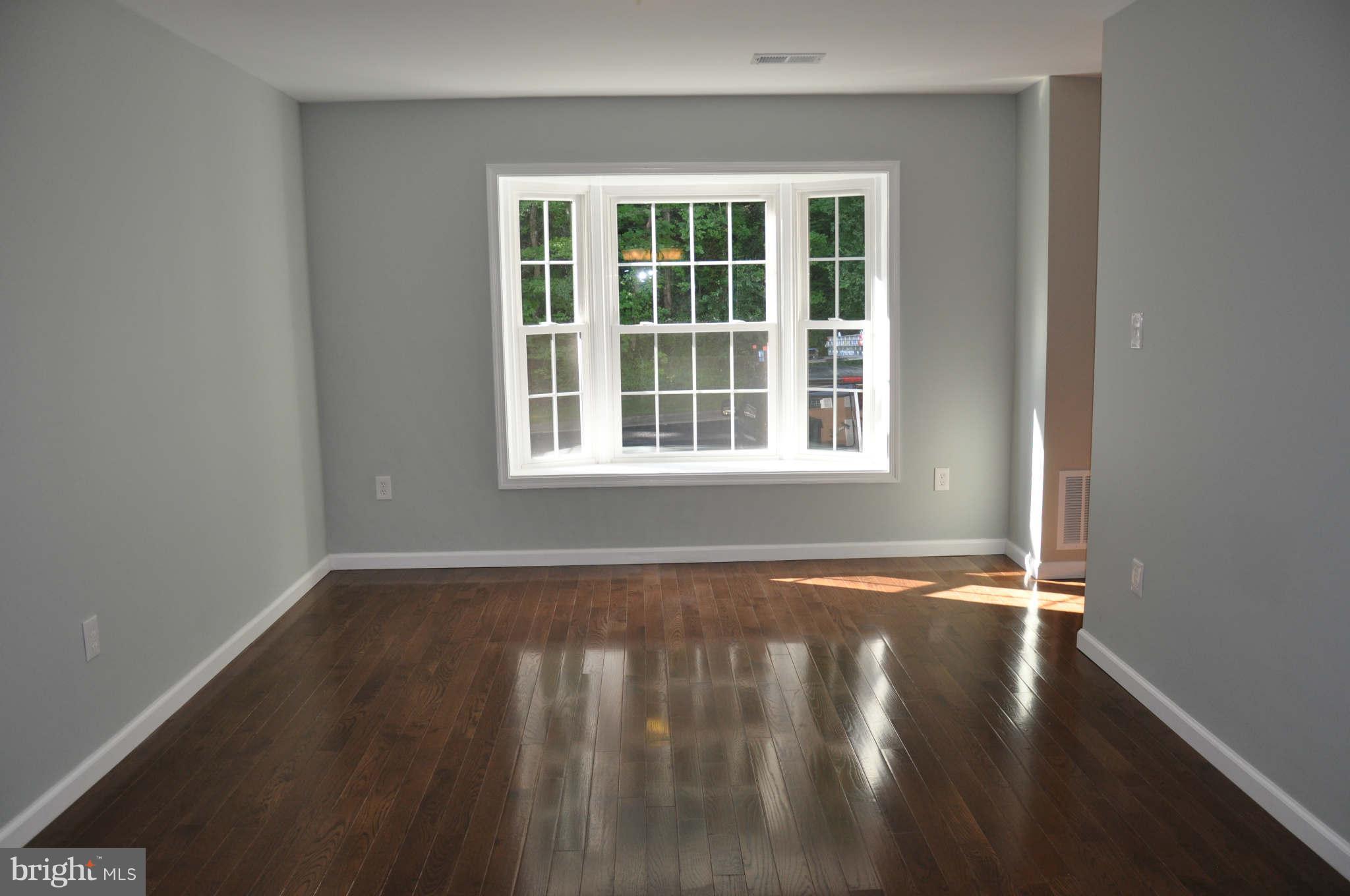 5608 Kirkham Court Springfield, VA 22151 - Photo 6 of 22 Living Room
