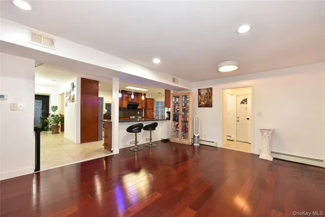 $1,430,000 | 116 Nottingham Road, Manhasset Hills, NY 11040