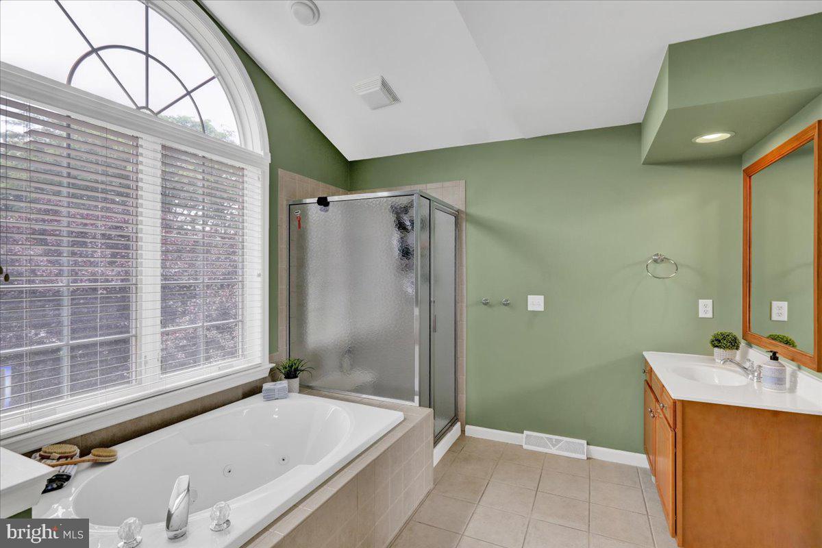 13 Ridgefield Drive Lancaster, PA 17602 - Photo 37 of 68 Primary Bath - Jetted tub & shower