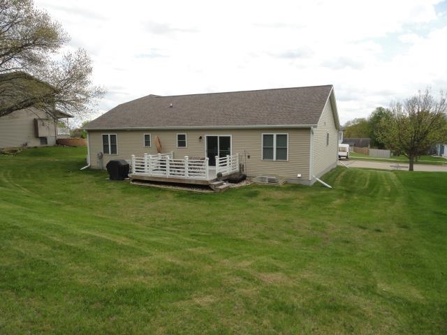 525 Eagle Ridge Portage, WI 53901 - Photo 5 of 43