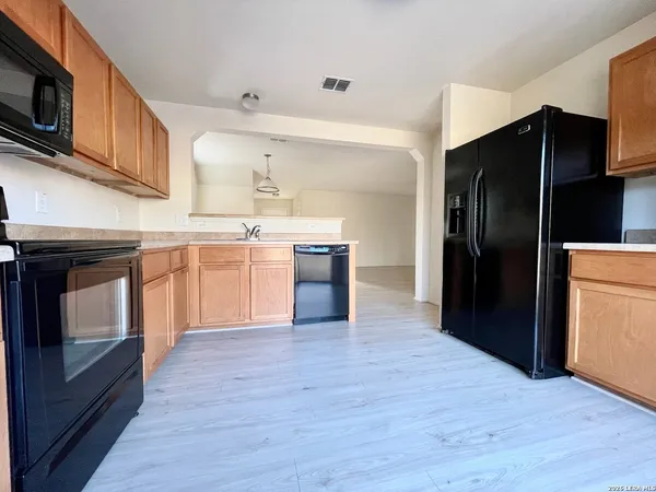 $2,250 | 25447 Longbranch Run, San Antonio, TX 78261