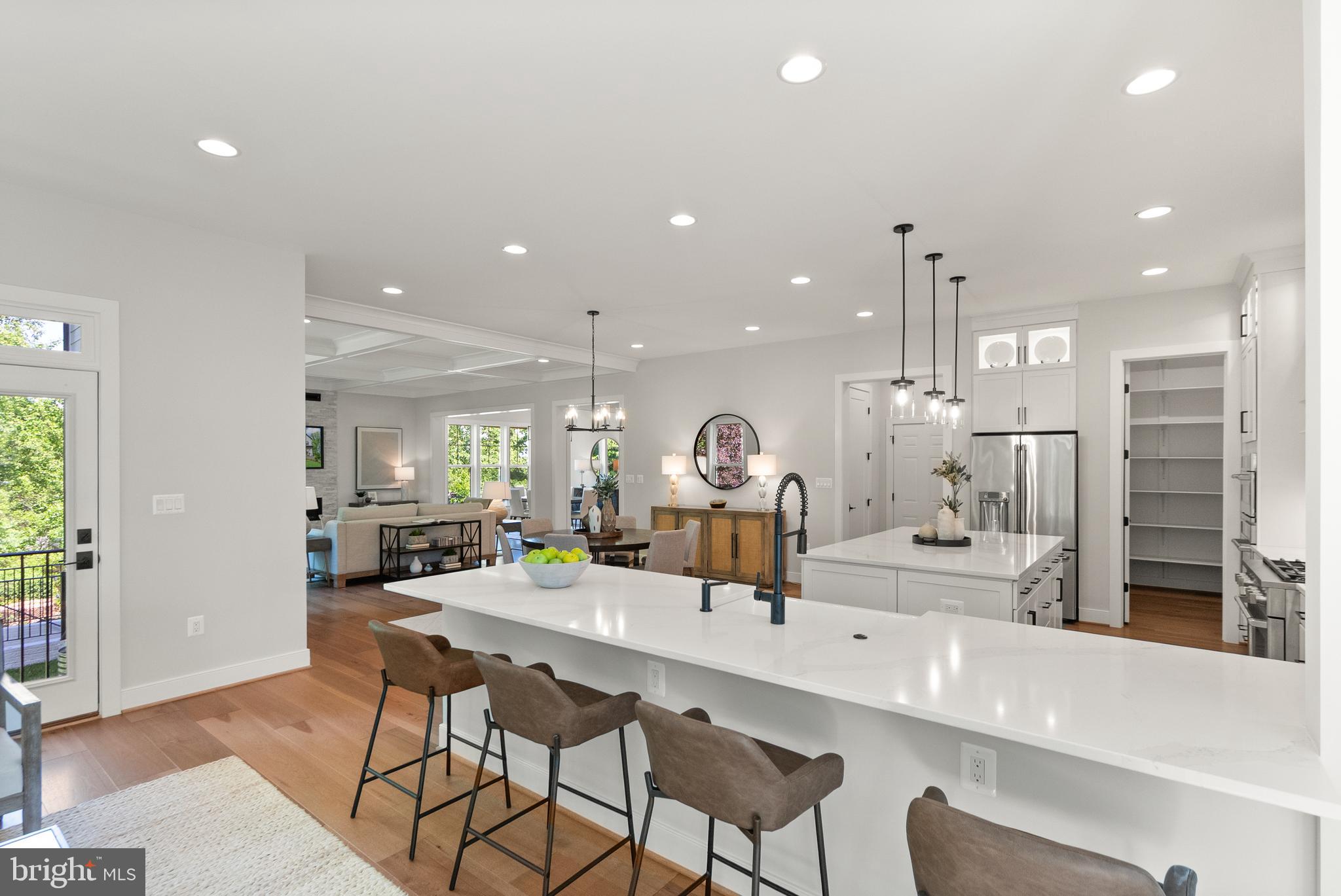 7232 Andrus Road Bethesda, MD 20817 - Photo 10 of 36 Breakfast Bar