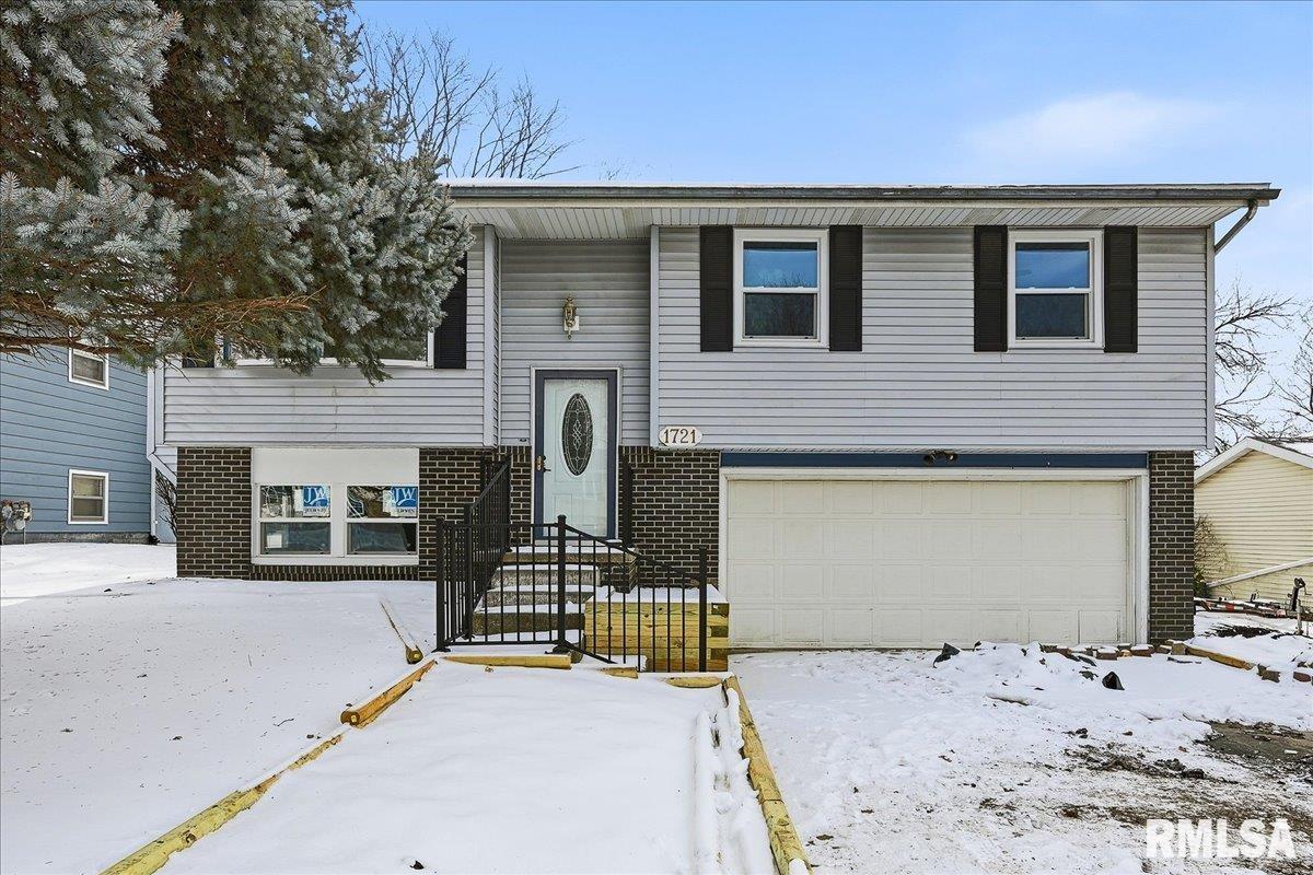 1721 Johnson Drive Normal, IL 61761 - Photo 1 of 26