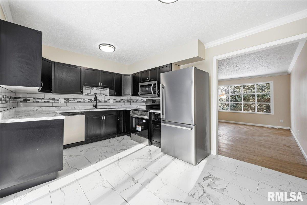 1721 Johnson Drive Normal, IL 61761 - Photo 7 of 26