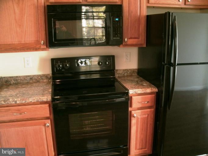 401 Biddle Road Accokeek, MD 20607 - Photo 9 of 25 Kitchen