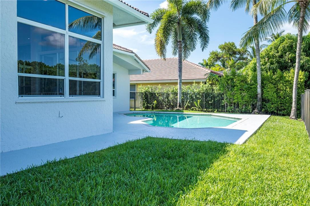 3759 Oak Ridge Circle Weston, FL 33331 - Photo 8 of 31 a view of outdoor space yard and porch