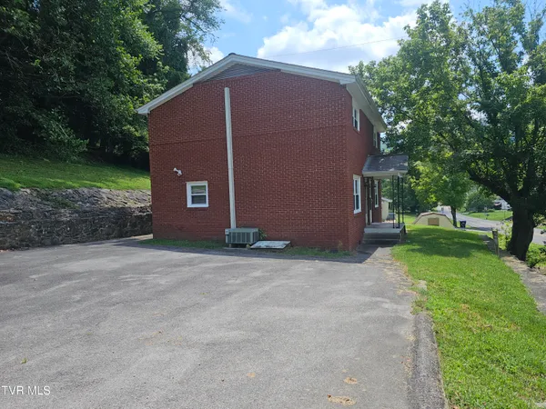 $900 | 232 Reed Hollow Road, Unit 1, Gate City, VA 24251