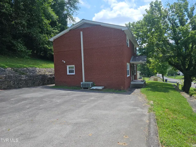 $950 | 232 Reed Hollow Road, Unit 1, Gate City, VA 24251