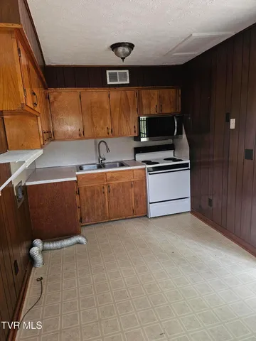 $950 | 232 Reed Hollow Road, Unit 1, Gate City, VA 24251