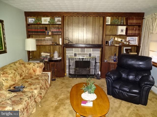 2281 Blackberry Road Dover, PA 17315 - Photo 9 of 29 a living room with furniture