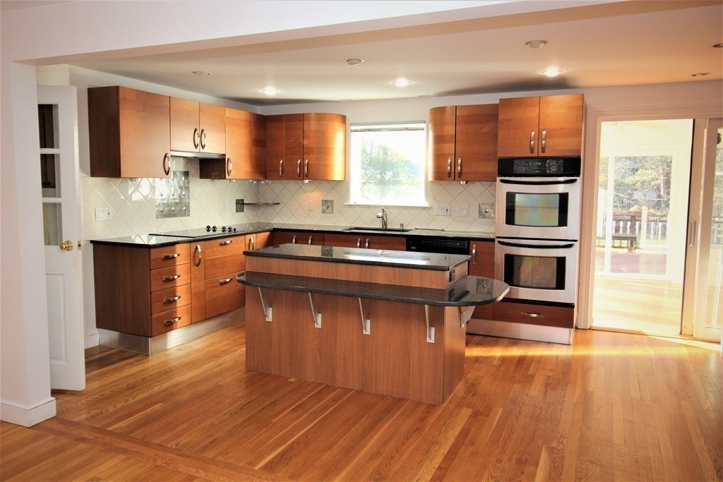 18 Bosworth Road Framingham, MA 01701 - Photo 3 of 40 Gallery Image 3