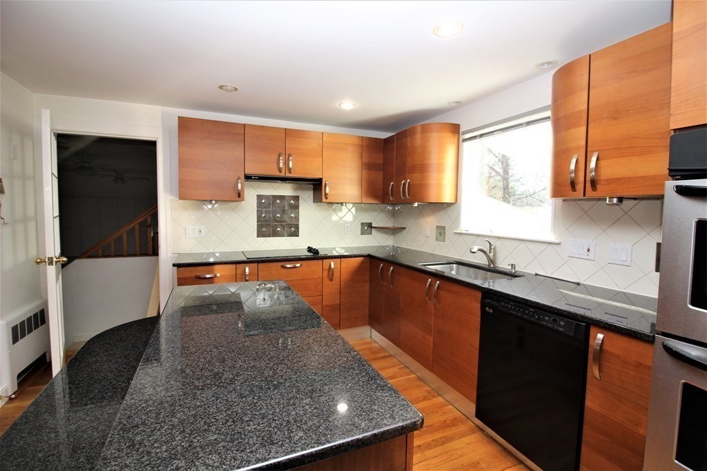 18 Bosworth Road Framingham, MA 01701 - Photo 5 of 40 Gallery Image 5