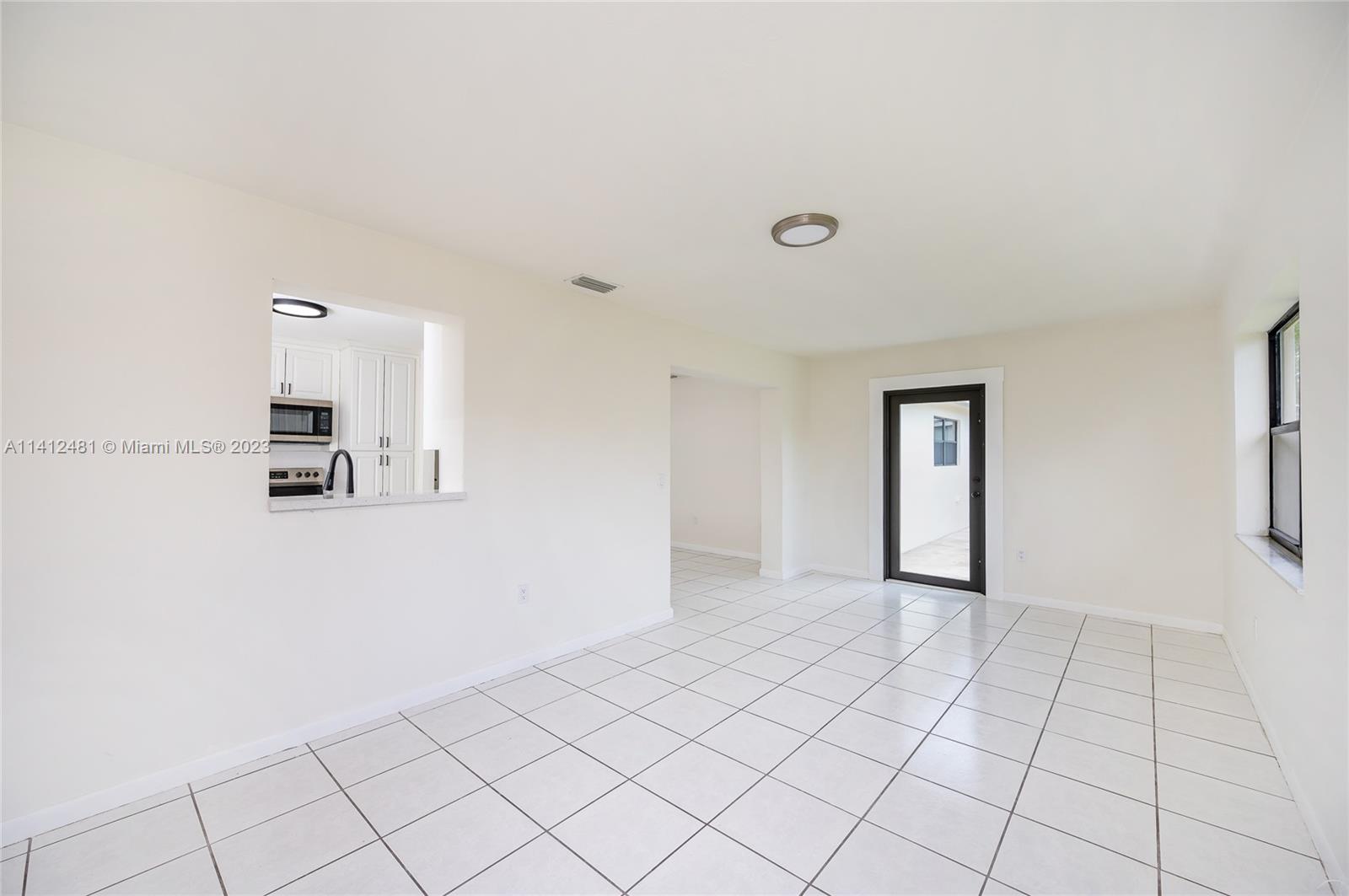 532 Northwest 15th Street Homestead, FL 33030 - Photo 11 of 32 a view of an empty room