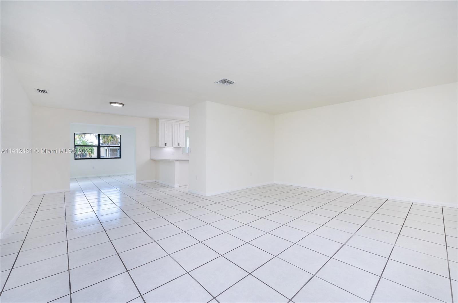 532 Northwest 15th Street Homestead, FL 33030 - Photo 18 of 32 a view of an empty room and window
